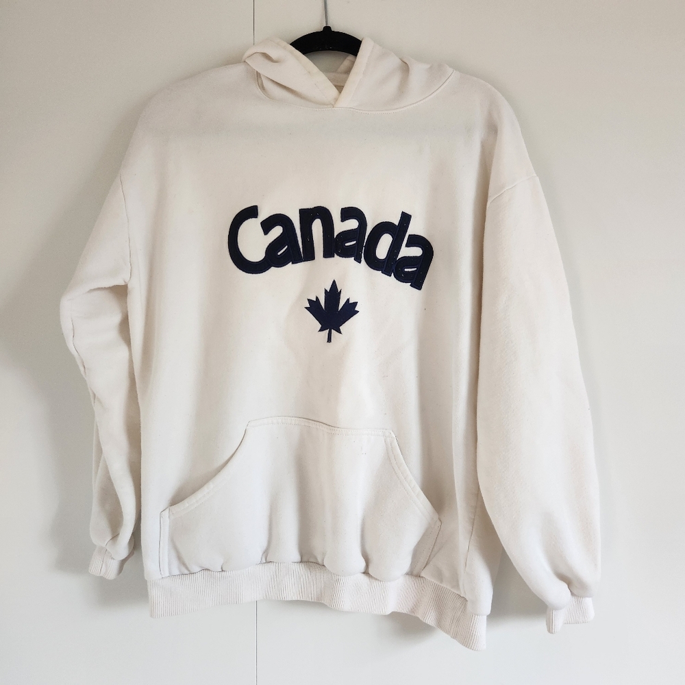 Vintage Canada Hoodie Small | Cream Embroidered Travel Souvenir Sweatshirt